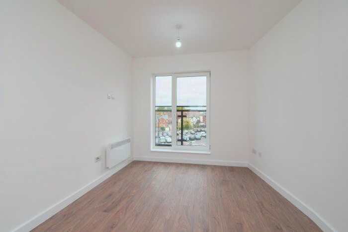 2 Bedroom Flat To Rent In Festival Apartments, Basingstoke, RG21