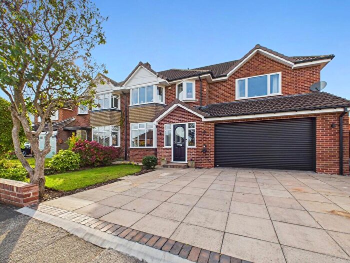 4 Bedroom Semi-Detached House For Sale In Darnel Hurst Road, Four Oaks, B75