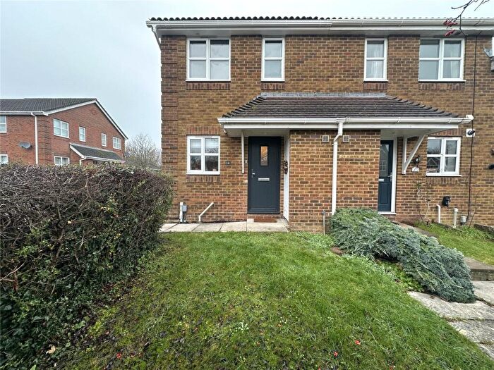 2 Bedroom End Of Terrace House For Sale In Barbel Avenue, Basingstoke, Hampshire, RG21