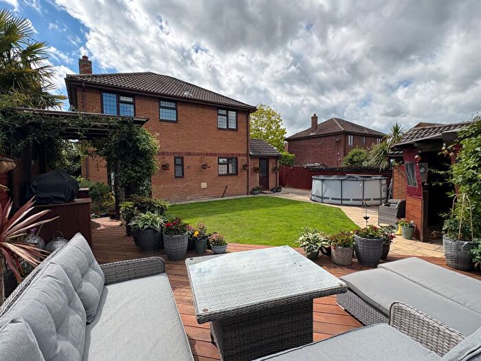 4 Bedroom Detached House For Sale In The Hornbeams, Little Oakley, Harwich, CO12