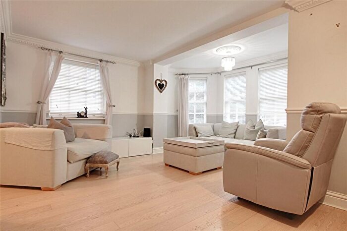 1 Bedroom Flat To Rent In Buchanan Close, London, N21