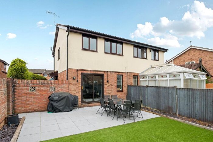 3 Bedroom Semi-Detached House For Sale In Shire Close, Waterlooville, PO7