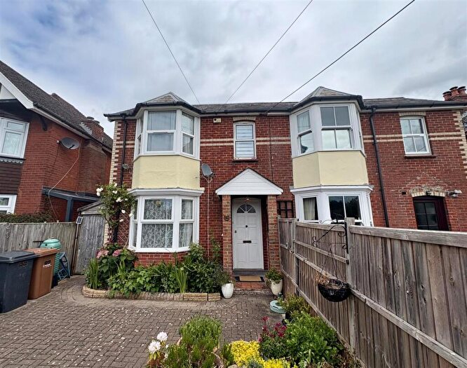 2 Bedroom Semi-Detached House To Rent In Charlton Road, Andover, SP10
