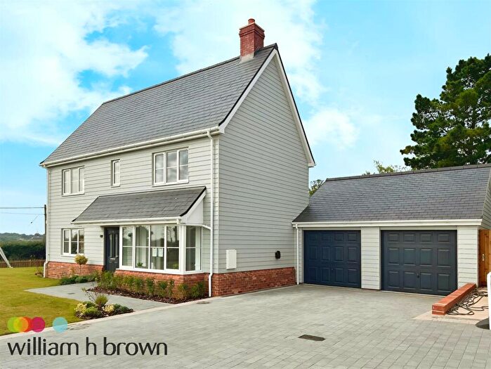 4 Bedroom Detached House To Rent In Windermere Way, Hanningfield Park, Rettendon Common, CM3
