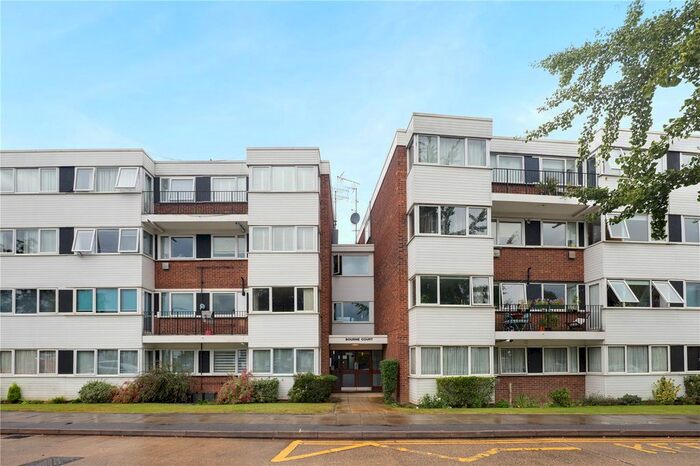 2 Bedroom Flat To Rent In Bourne Court, New Wanstead, London, E11