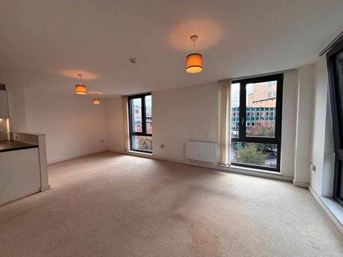 2 Bedroom Apartment To Rent In Queensway, Redhill, RH1