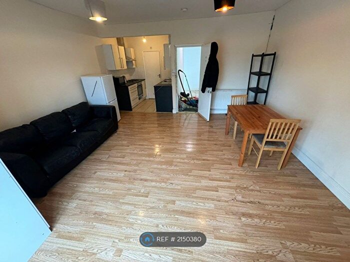 Studio To Rent In Kingston Road, Teddington, TW11