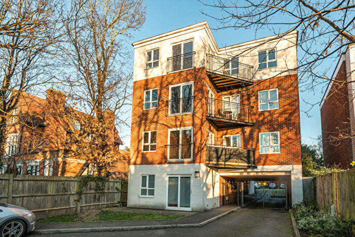 2 Bedroom Flat For Sale In Southend Road, Beckenham, BR3