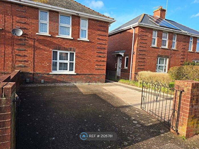 3 Bedroom Semi-Detached House To Rent In Hawthorn Road, Exeter, EX2