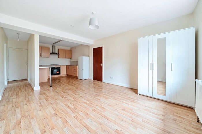 Studio To Rent In Pinkney Road, Maidenhead, SL6