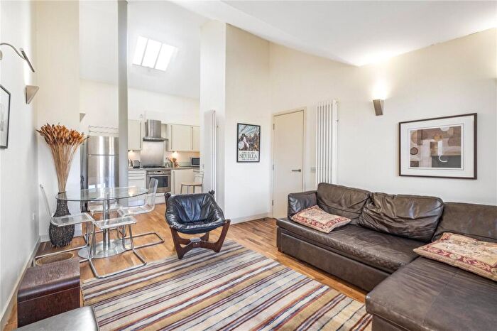1 Bedroom Apartment To Rent In Old Ford Road, Bow, London, E3