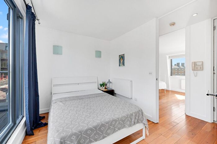 2 Bedroom Flat To Rent In Acton Street, London, WC1X