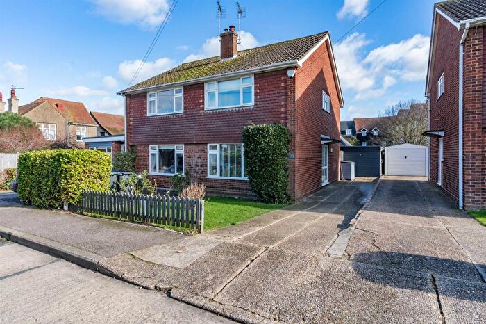 3 Bedroom Semi-Detached House For Sale In Old Farm Close, Whitstable, CT5