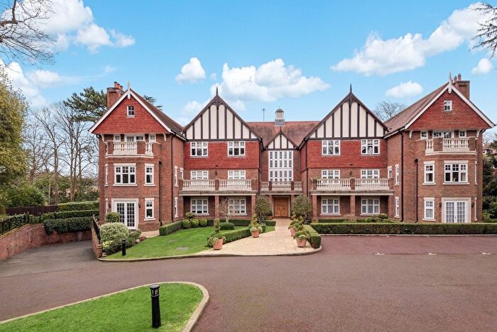 2 Bedroom Flat For Sale In Kemnal Road, Chislehurst, Kent, BR7