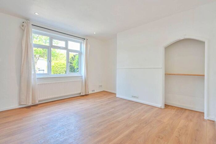 3 Bedroom Terraced House To Rent In King Henrys Road, Kingston, Kingston Upon Thames, KT1