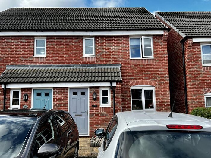 3 Bedroom Semi-Detached House For Sale In Moseley Avenue, Market Harborough, Leicestershire, LE16