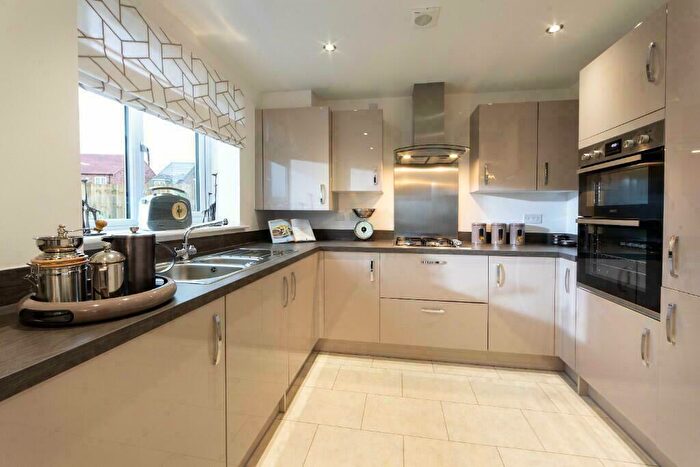 3 Bedroom Semi-Detached House For Sale In Saltshouse Road Hull, HU8