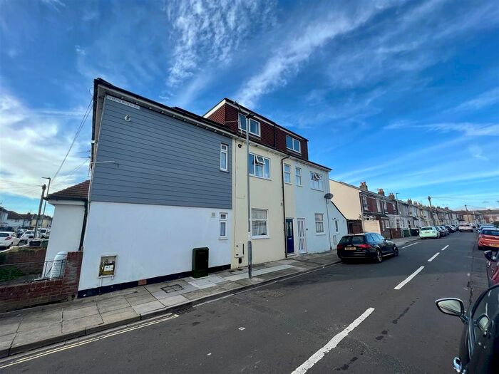 2 Bedroom Terraced House To Rent In New Road East, Portsmouth, PO2