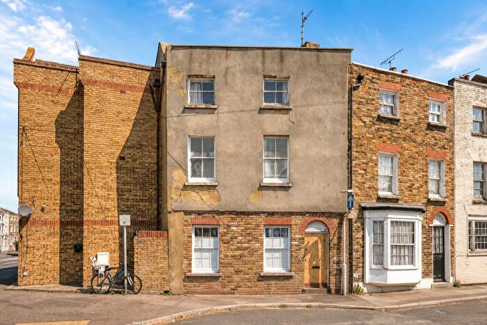 6 Bedroom End Of Terrace House For Sale In Charlotte Square, Margate, Kent, CT9