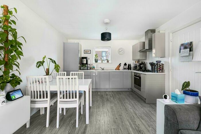 2 Bedroom Flat To Rent In Plumtree Drive, Harlow, CM17