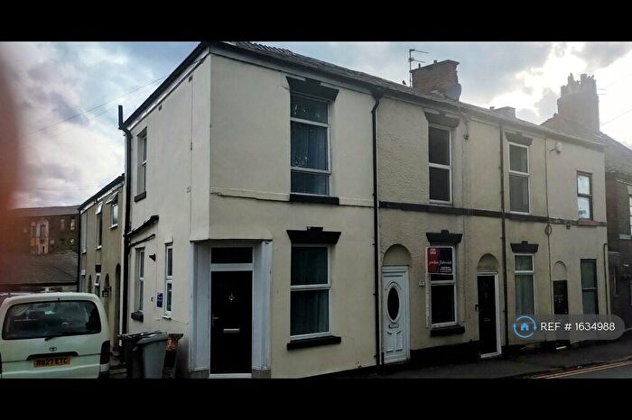 2 Bedroom End Of Terrace House To Rent In Byron's Lane, Macclesfield, SK11