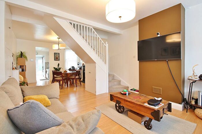 2 Bedroom Terraced House To Rent In Linkfield Road, Isleworth, TW7