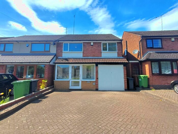 3 Bedroom Semi-Detached House To Rent In Beacon Road, Great Barr, Birmingham, West Midlands, B43