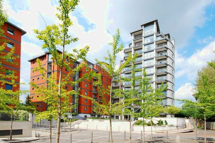 3 Bedroom Flat To Rent In Holland Gardens, Brentford, TW8