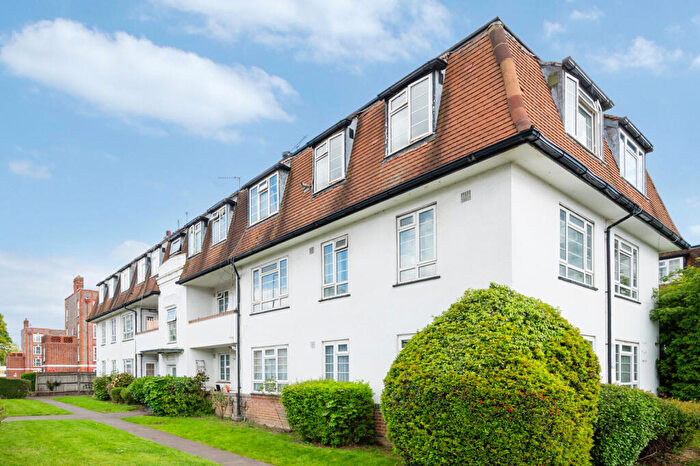 2 Bedroom Apartment For Sale In London Road, Morden, SM4