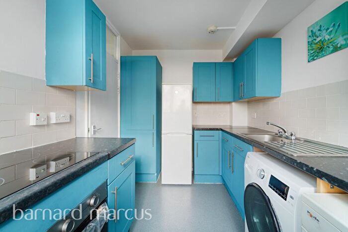 2 Bedroom Flat To Rent In Tierney Road, London, SW2