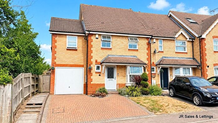 5 Bedroom End Of Terrace House For Sale In Cony Close, West Cheshunt, EN7