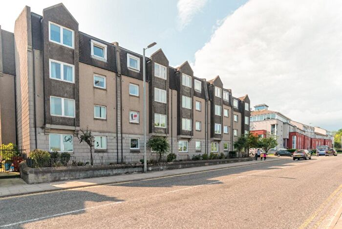 2 Bedroom Flat To Rent In Cedar Court, Ashgrove Road, Kittybrewster, Aberdeen, AB25