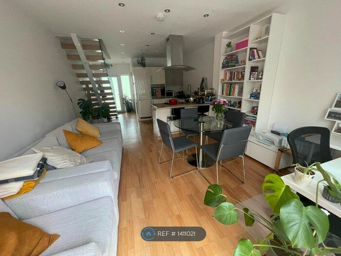 2 Bedroom Flat To Rent In Flamsteed Close, Cambridge, CB1