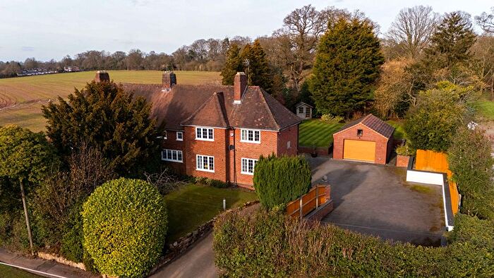 4 Bedroom Semi-Detached House For Sale In Farm View, Spencers Lane, Berkswell, CV7