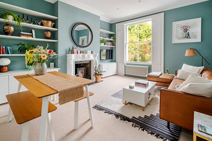 2 Bedroom Detached House For Sale In Elmore Street, London, N1