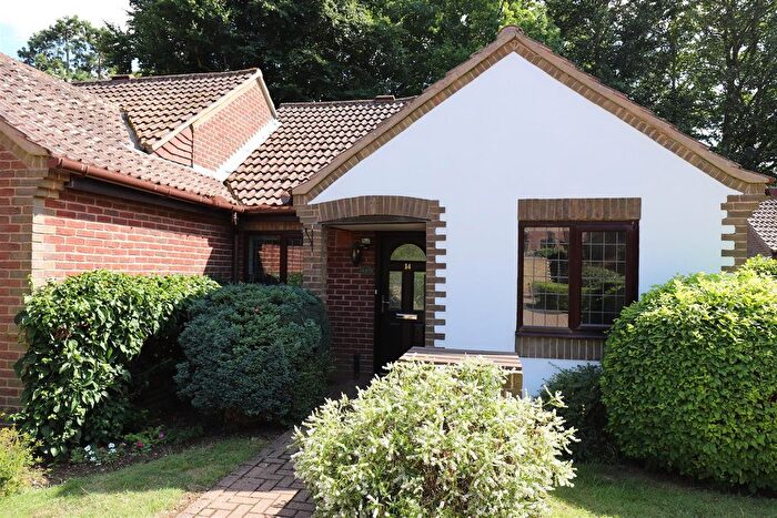 2 Bedroom Bungalow For Sale In Matterdale Gardens, Barming, Maidstone, ME16