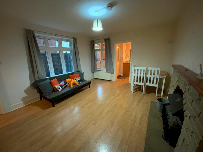 3 Bedroom Property To Rent In Bicester Road, Aylesbury HP19