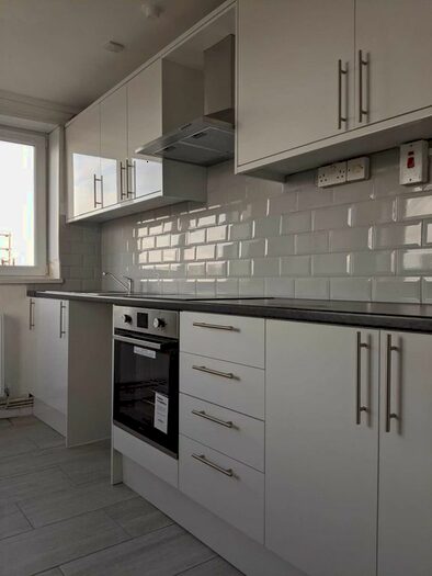 4 Bedroom Flat To Rent In Sidney Avenue, London N13