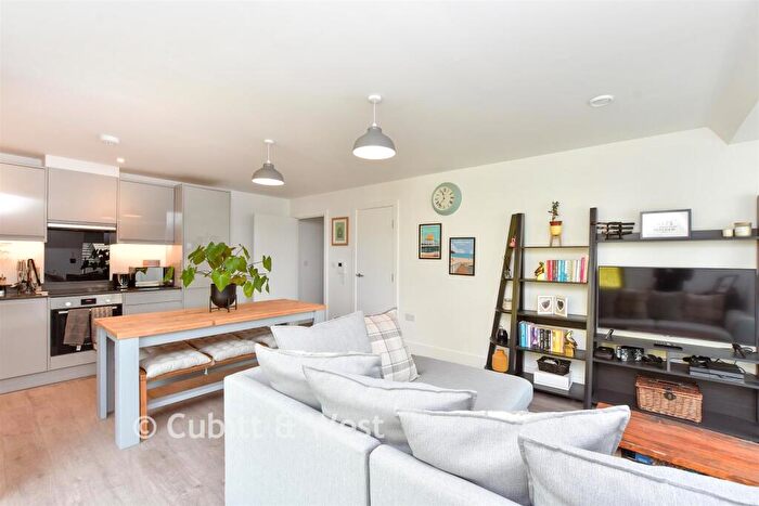 1 Bedroom Apartment For Sale In Mill Green Road, Mitcham Junction, Mitcham, Surrey, CR4