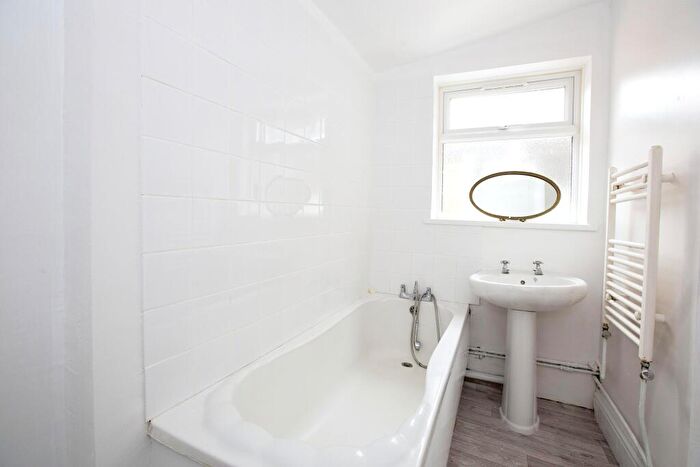 4 Bedroom Terraced House To Rent In Poulett Road, London, E6