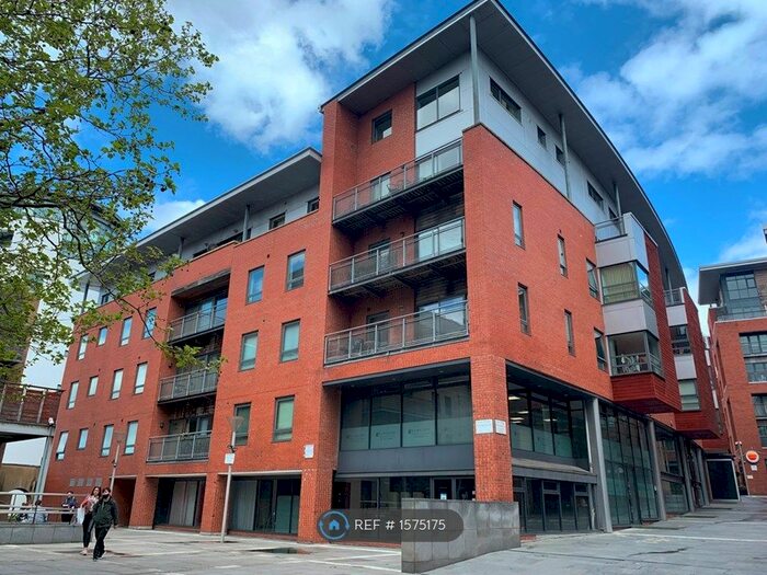 2 Bedroom Flat To Rent In Madison Square, Liverpool, L1
