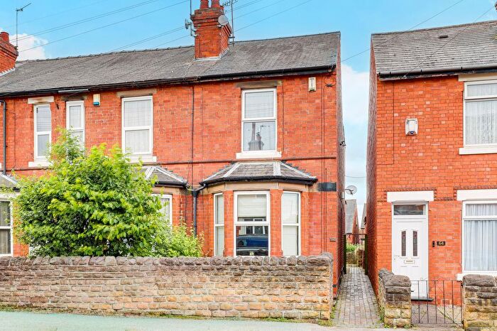 3 Bedroom Terraced House For Sale In Broomhill Road, Nottingham, NG6