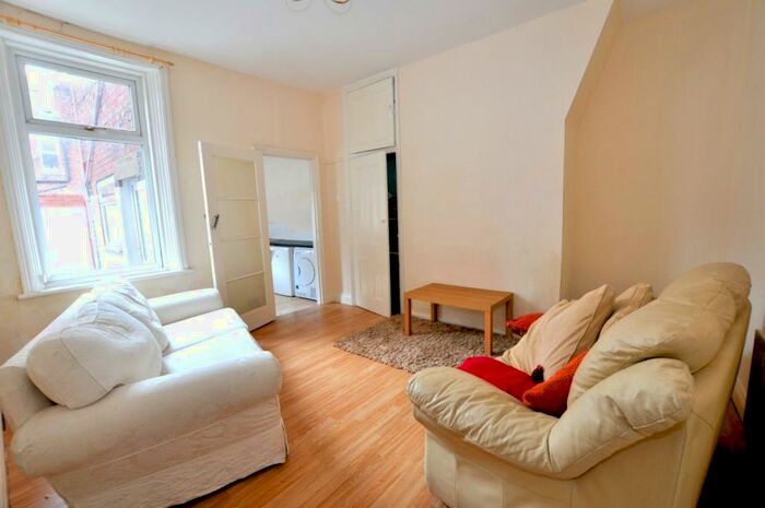 2 Bedroom Flat To Rent In Tavistock Road, Jesmond, NE2