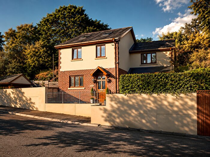 5 Bedroom Detached House For Sale In Farm Road, Gelli, Pentre, CF41