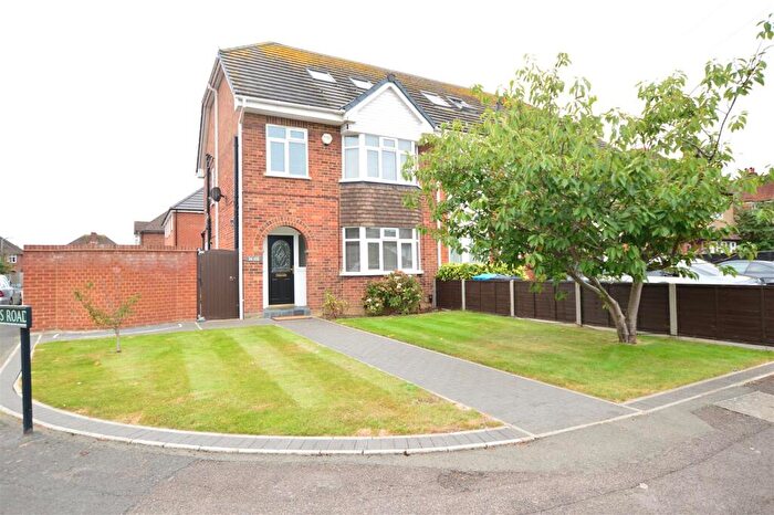 4 Bedroom House To Rent In Victoria Road, Eton Wick, Windsor, SL4