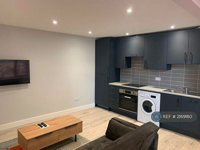 1 Bedroom Flat To Rent In Market Square, Buckingham, MK18