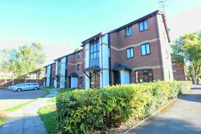 1 Bedroom Apartment To Rent In Pennyroyal Court, Reading, Berkshire, RG1