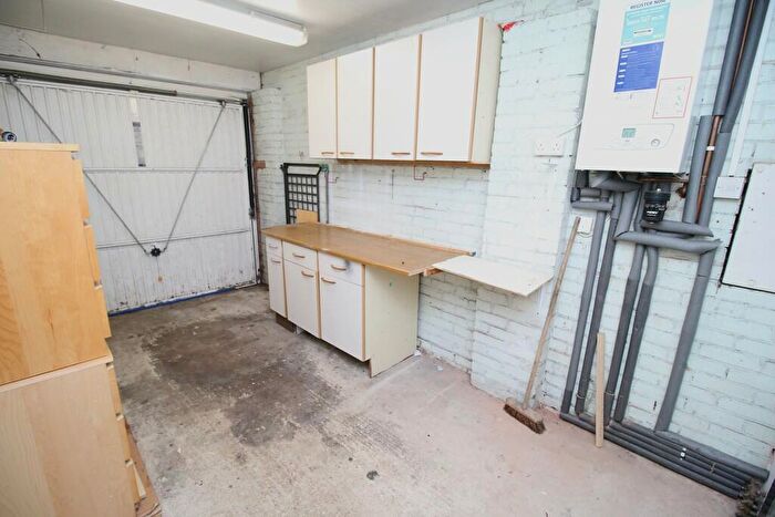 4 Bedroom Detached House For Sale In Chatsworth Drive, Whitestone, Nuneaton, CV11