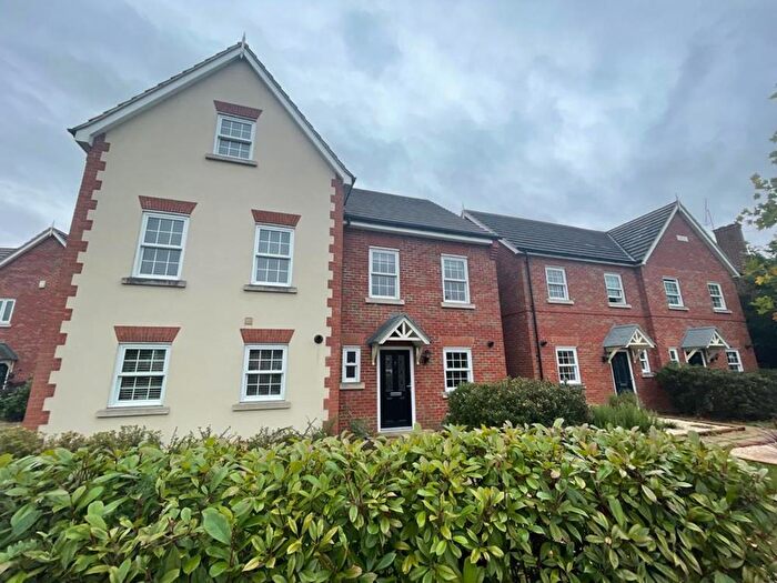 3 Bedroom Town House To Rent In High Street, Clapham, MK41