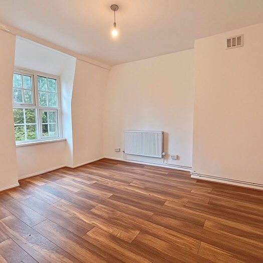 2 Bedroom Property To Rent In Topham Square, London, N17
